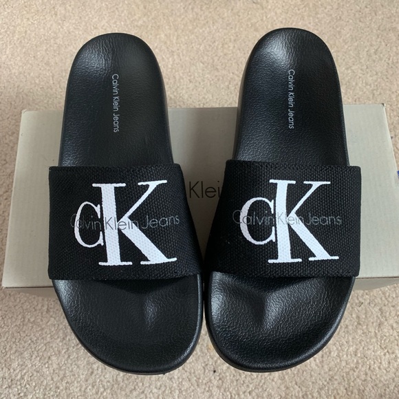 🦋 Calvin Klein Shoes 🦋 - Picture 2 of 5